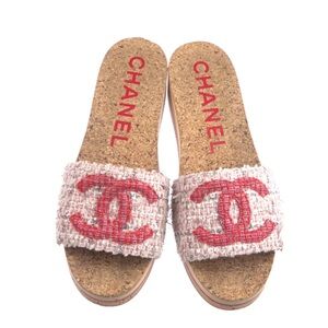 CHANEL Interlocking CC Logo Slides